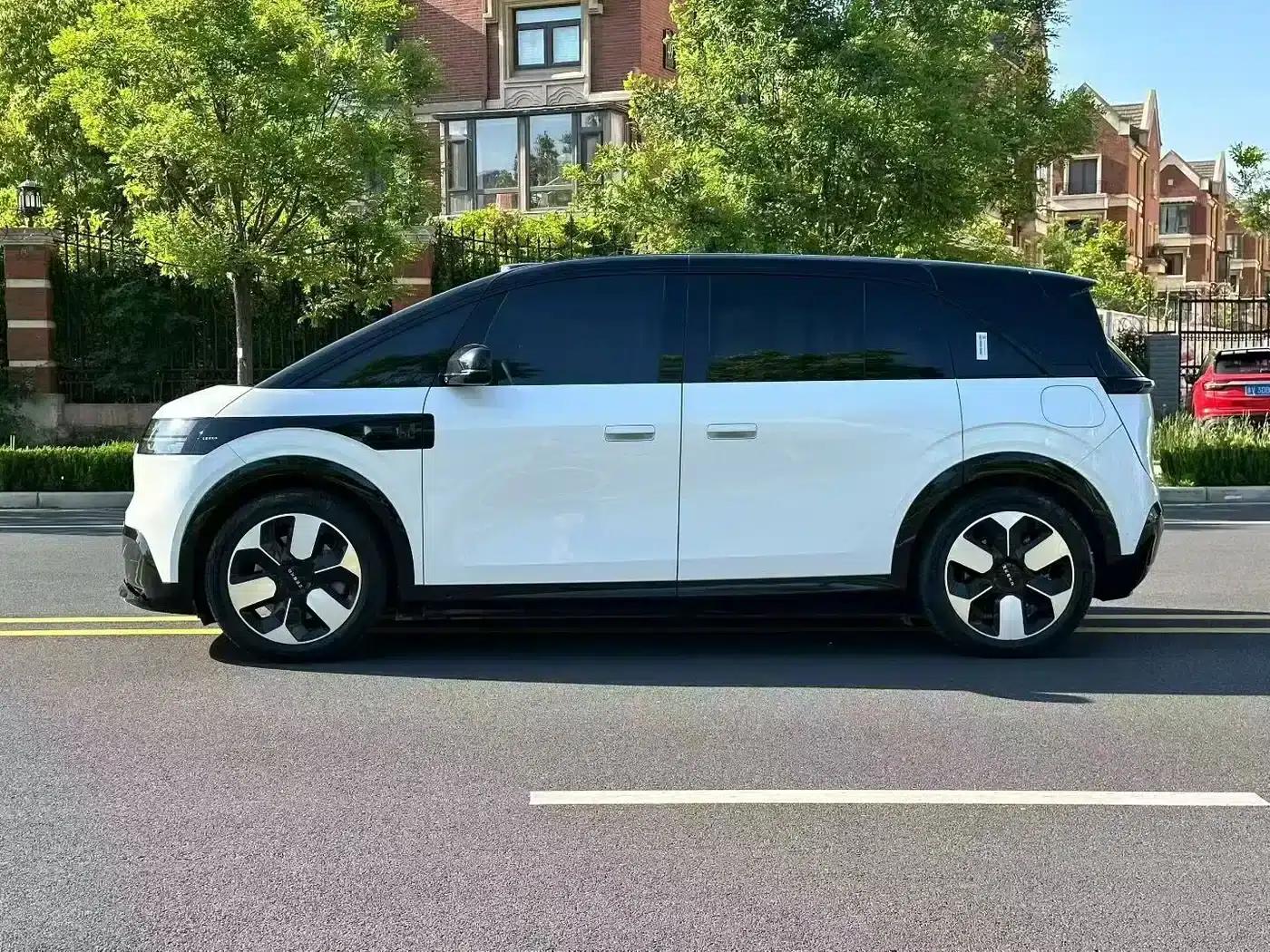 Jike MIX 2025 Long Range Intelligent Driving Edition — миниатюра 3