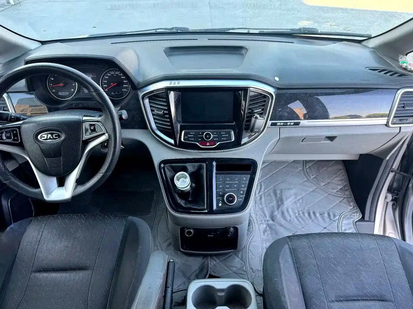 Refine M4 2018 Business Edition 1.5T Manual Deluxe — миниатюра 9