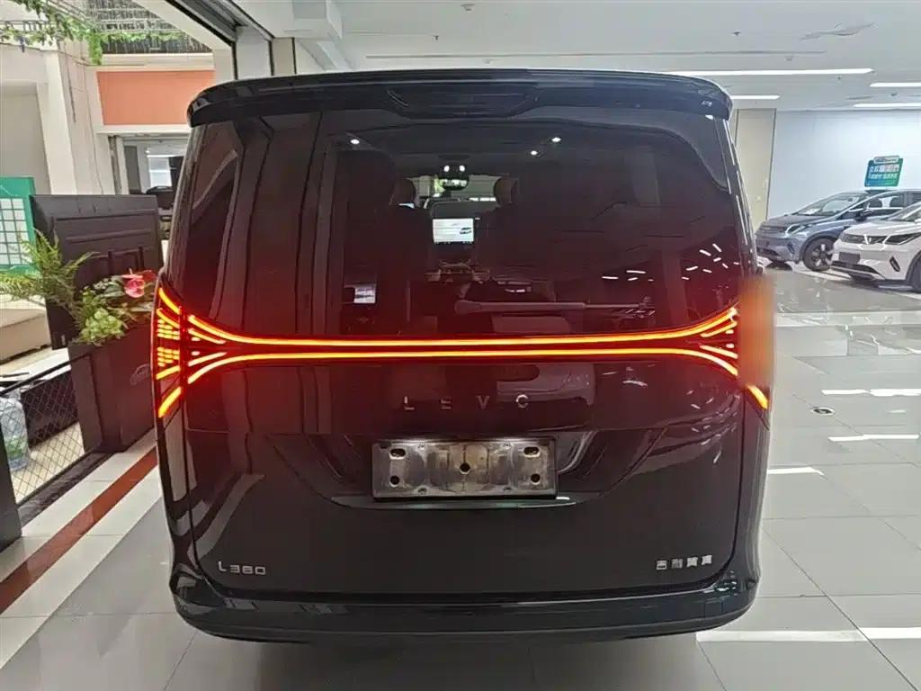 Yizhen L380 2025 Model 805km Flagship Edition 4WD — миниатюра 3
