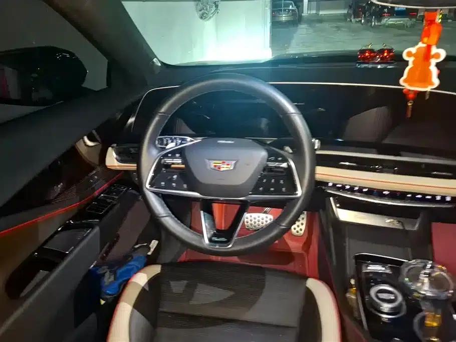 2023 Cadillac GT4 28T Platinum — миниатюра 15