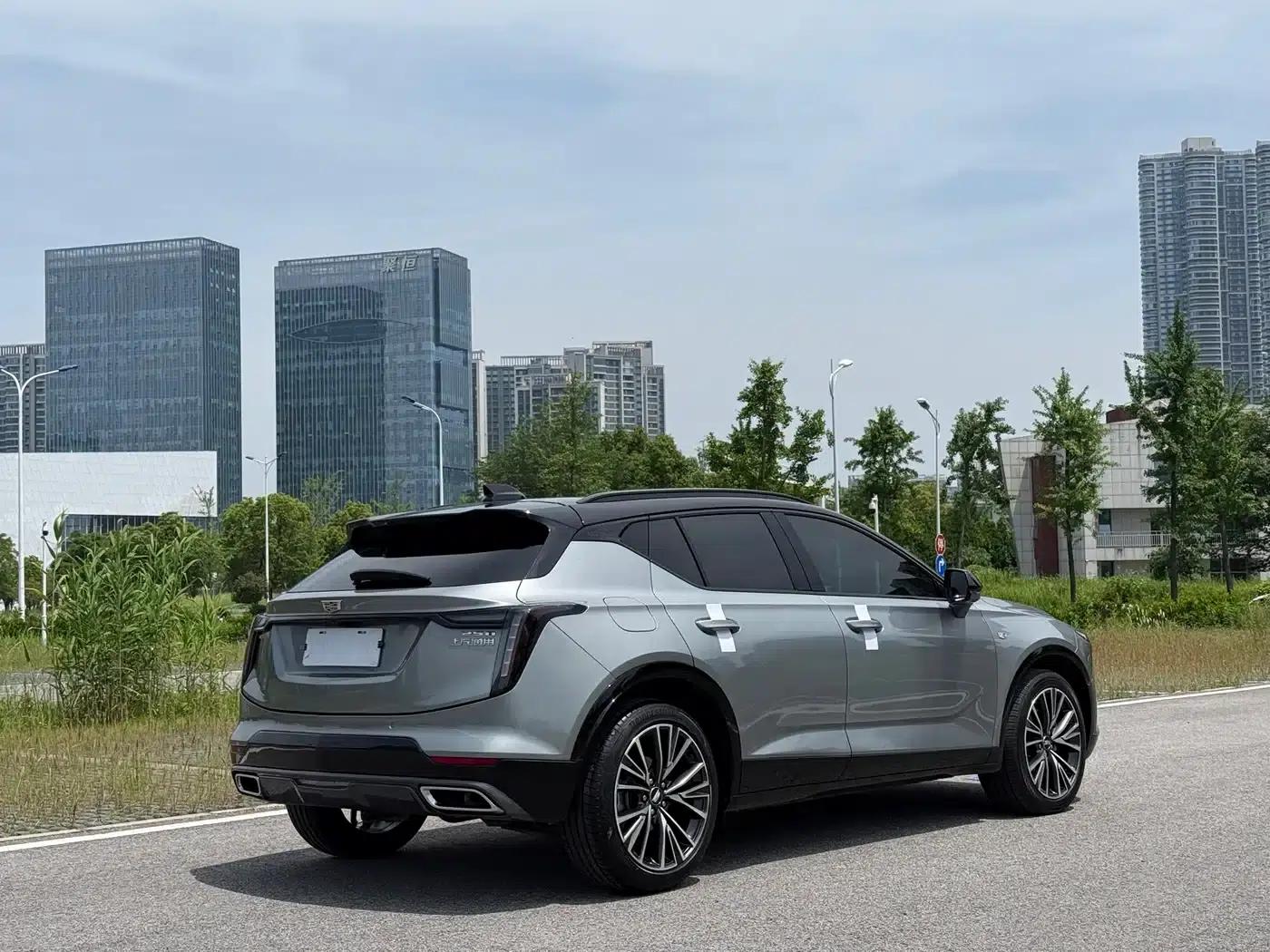2023 Cadillac GT4 25T Premium — миниатюра 11