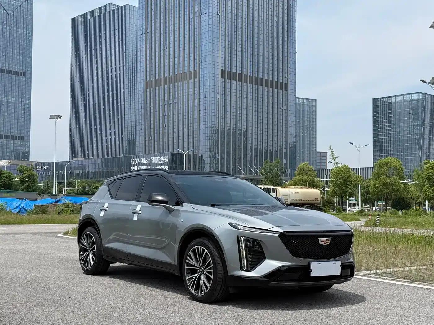 2023 Cadillac GT4 25T Premium — миниатюра 3