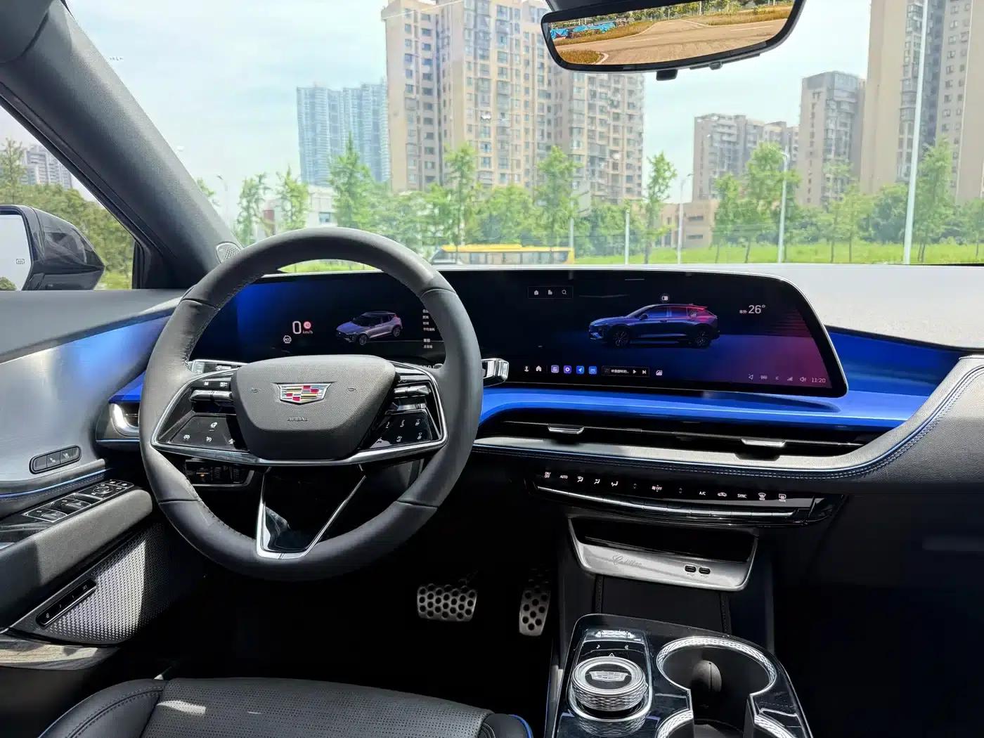 2023 Cadillac GT4 25T Premium — миниатюра 5