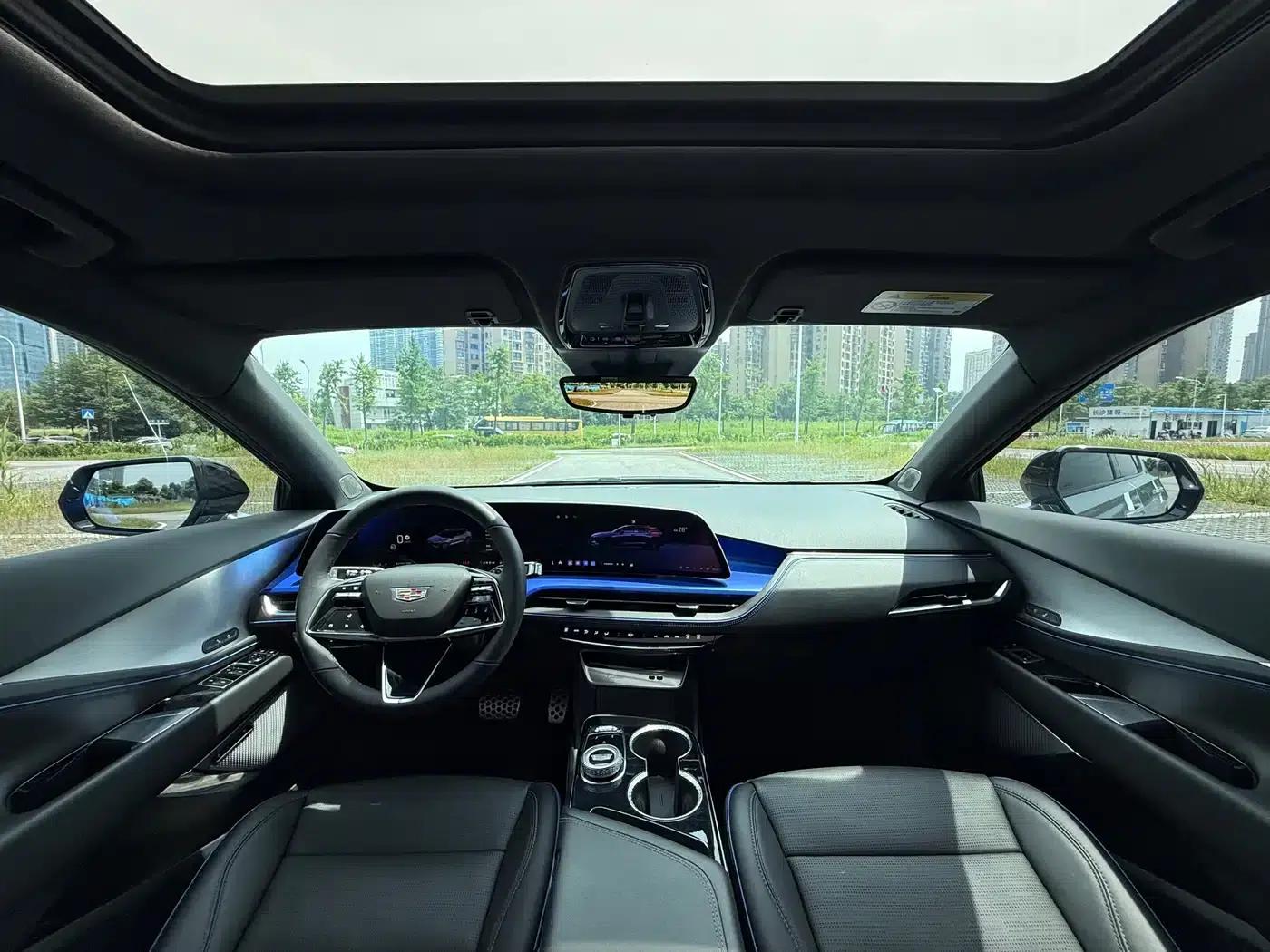 2023 Cadillac GT4 25T Premium — миниатюра 6