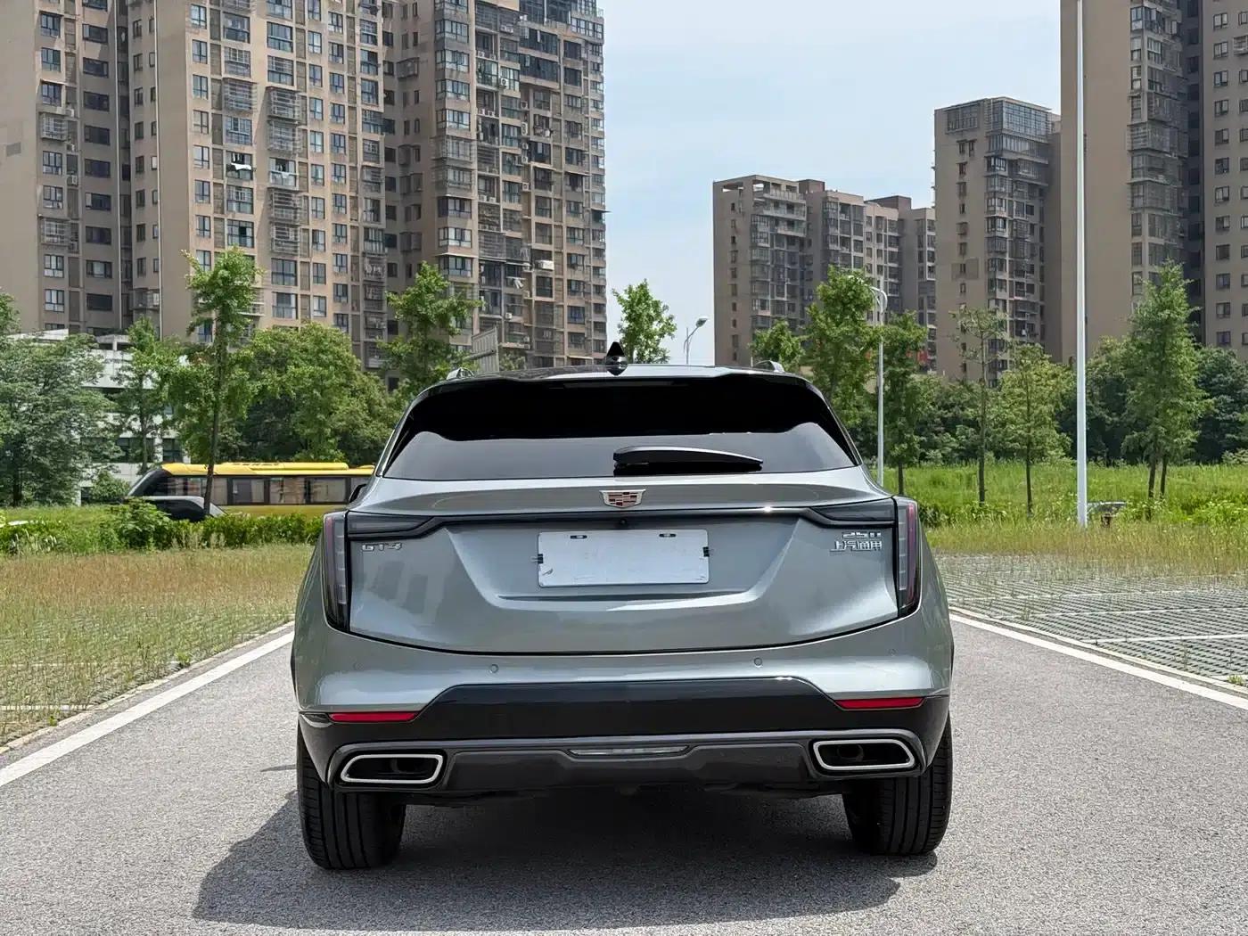 2023 Cadillac GT4 25T Premium — миниатюра 10
