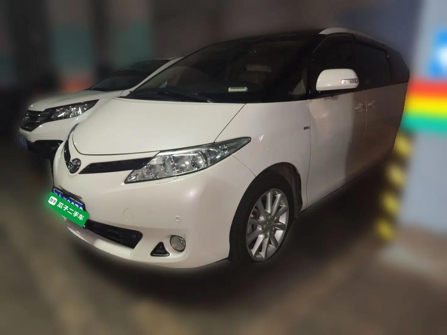 Toyota Previa  — миниатюра 1