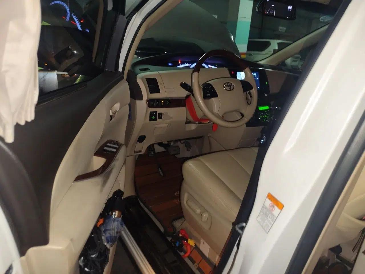 Toyota Previa  — миниатюра 17