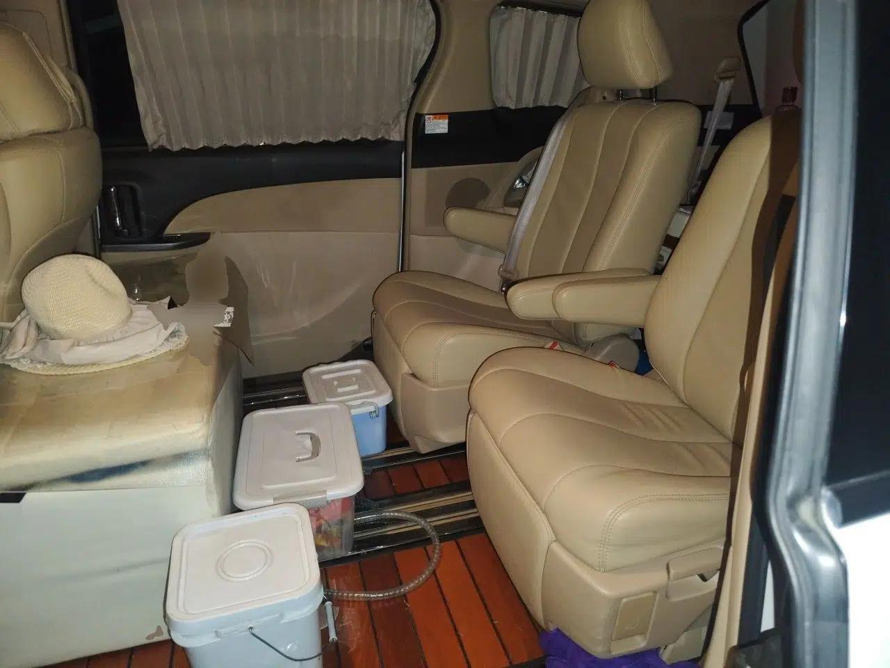 Toyota Previa  — миниатюра 18