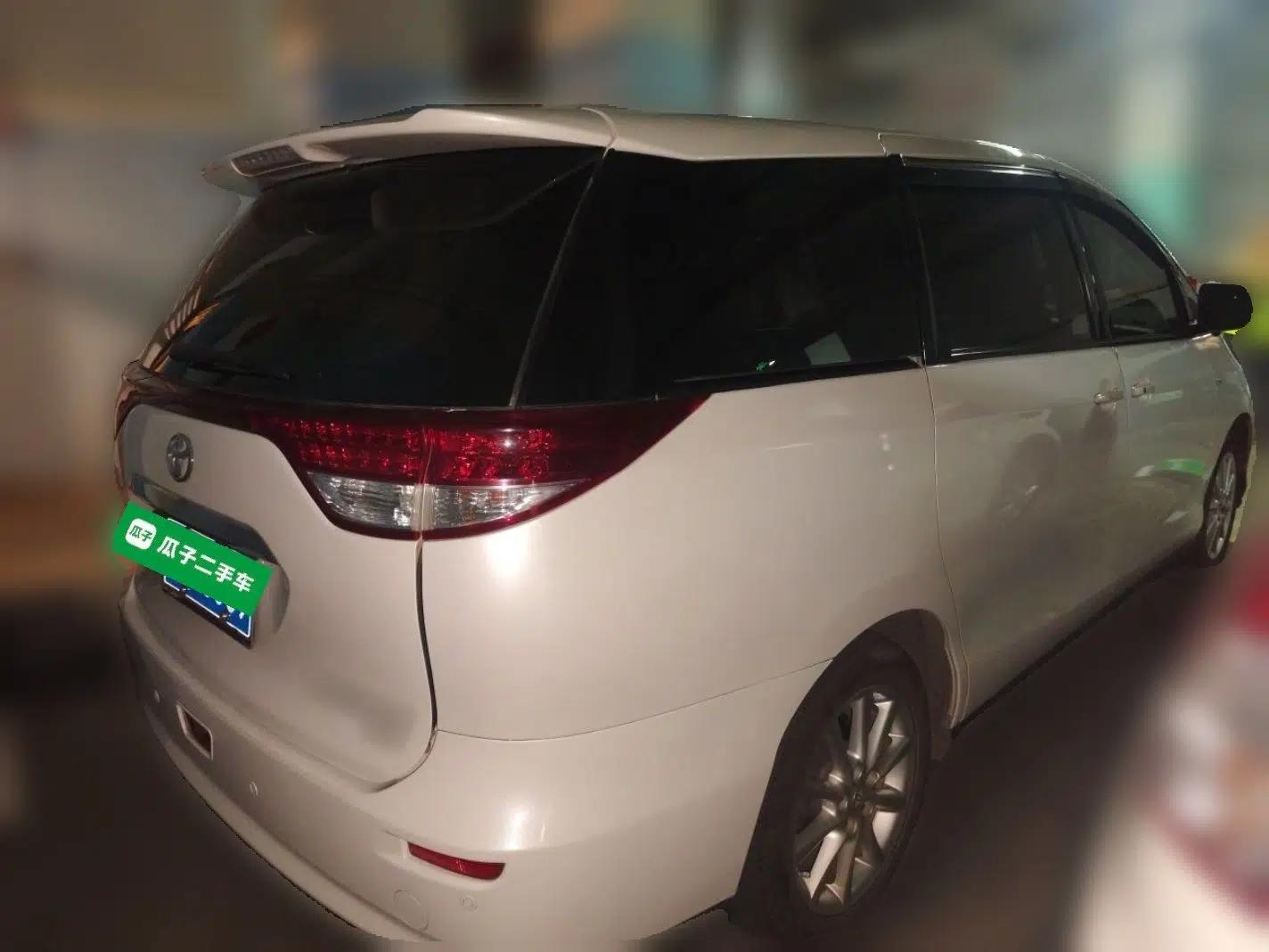 Toyota Previa  — миниатюра 6