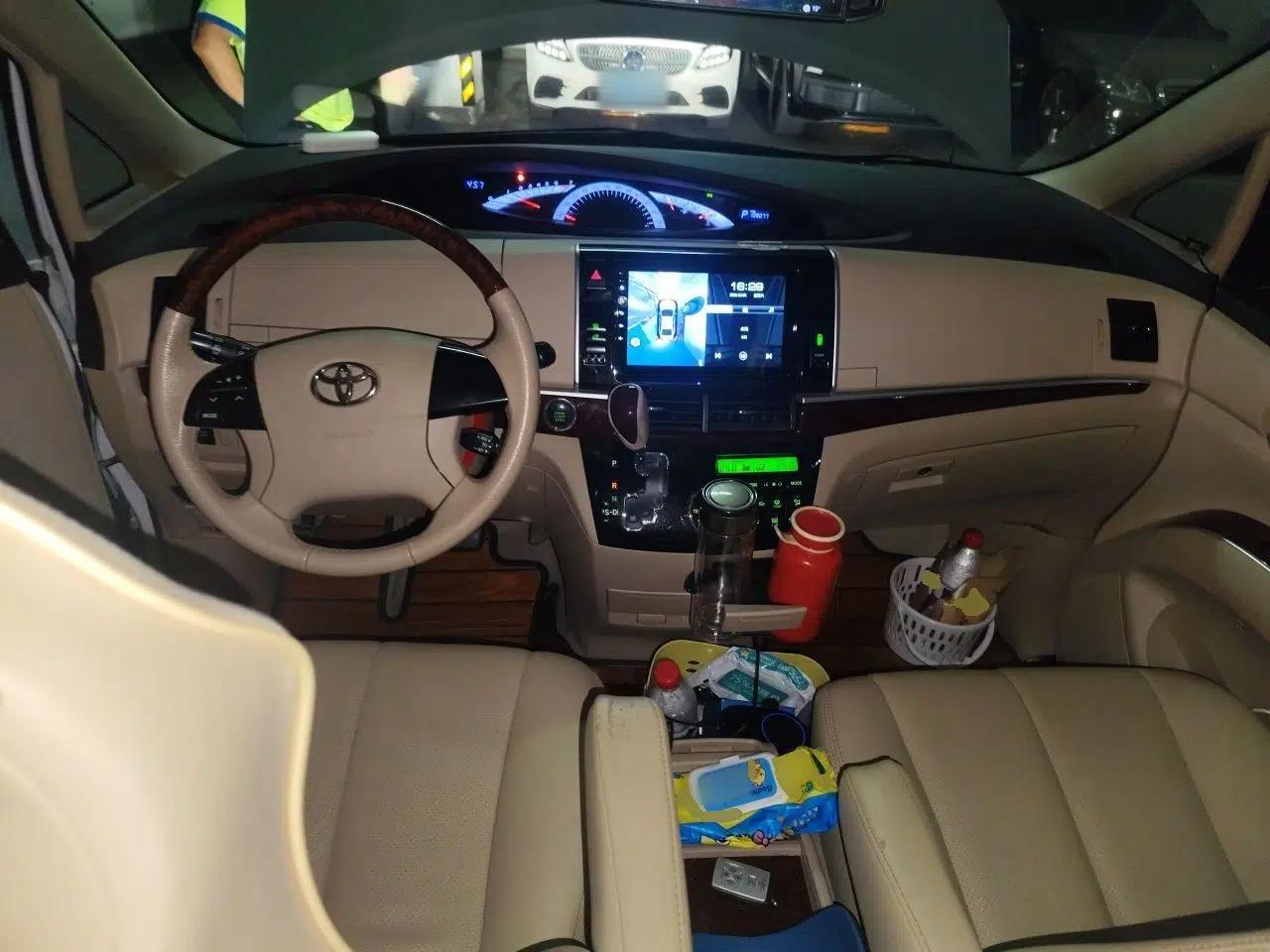 Toyota Previa  — миниатюра 10