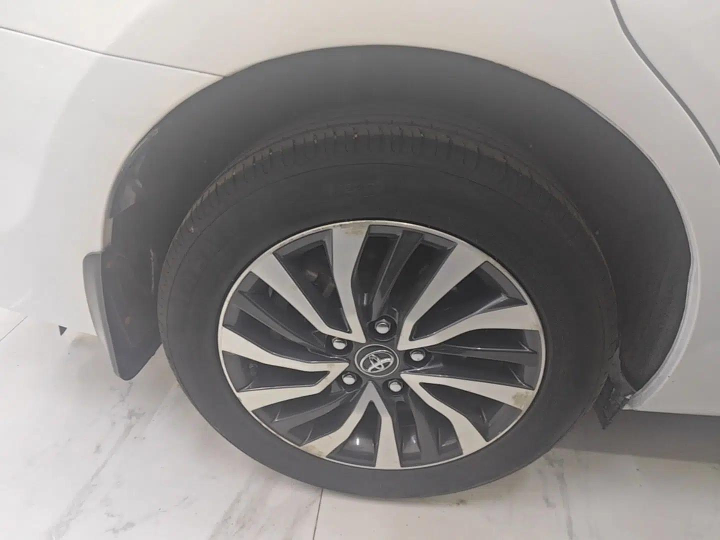 Toyota Corolla Hybrid E+ 2019 1.8L E-CVT Leading Edition — миниатюра 10
