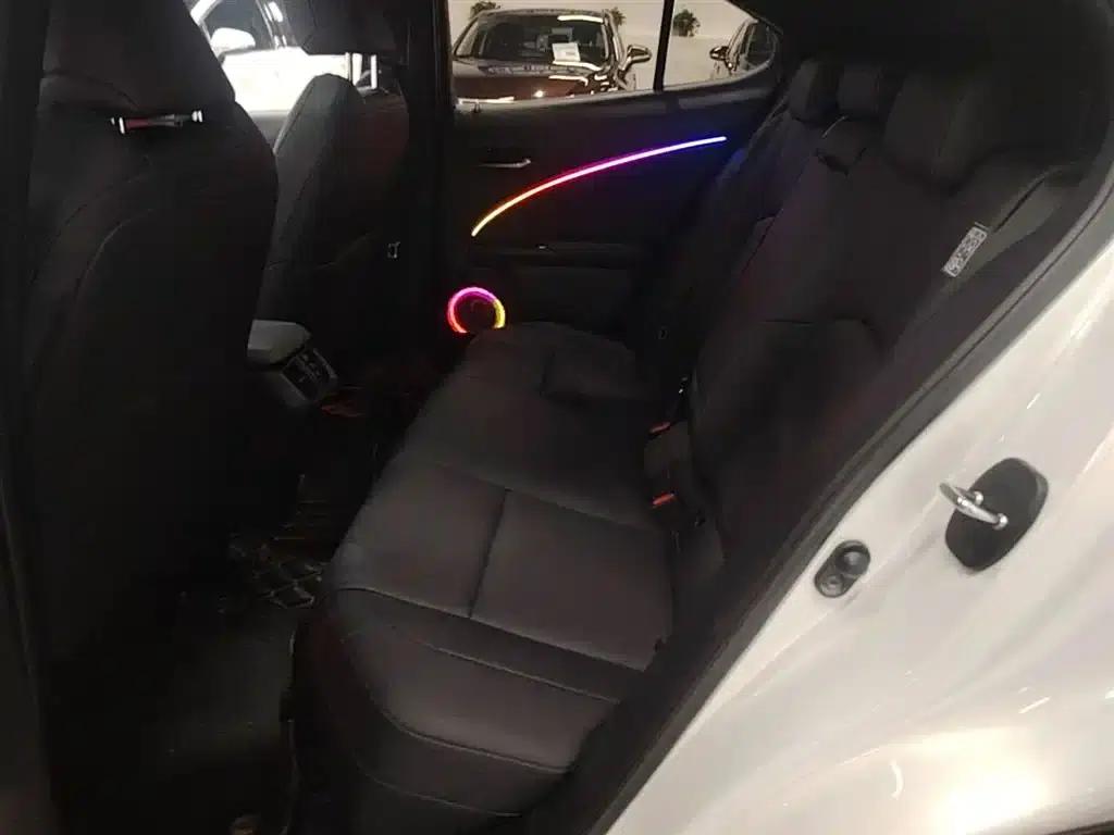 Lexus UX 2020 200 Special Edition — миниатюра 17