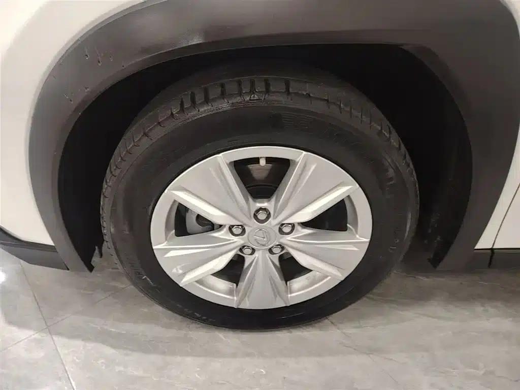 Lexus UX 2020 200 Special Edition — миниатюра 23