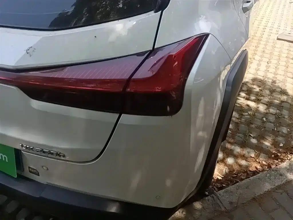 Lexus UX 2020 260h Explore Edition — миниатюра 8