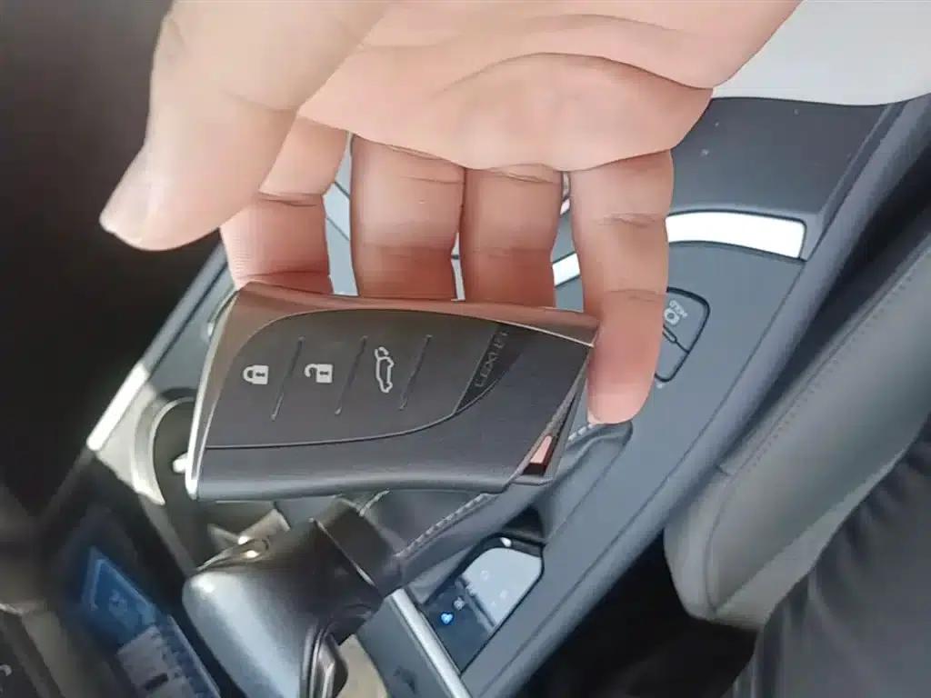 Lexus UX 2020 260h Explore Edition — миниатюра 9