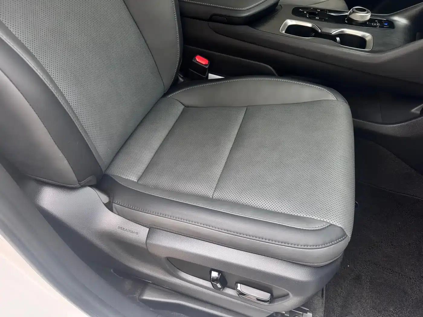 Lexus RZ 2023 450e AWD Luxury Edition — миниатюра 16