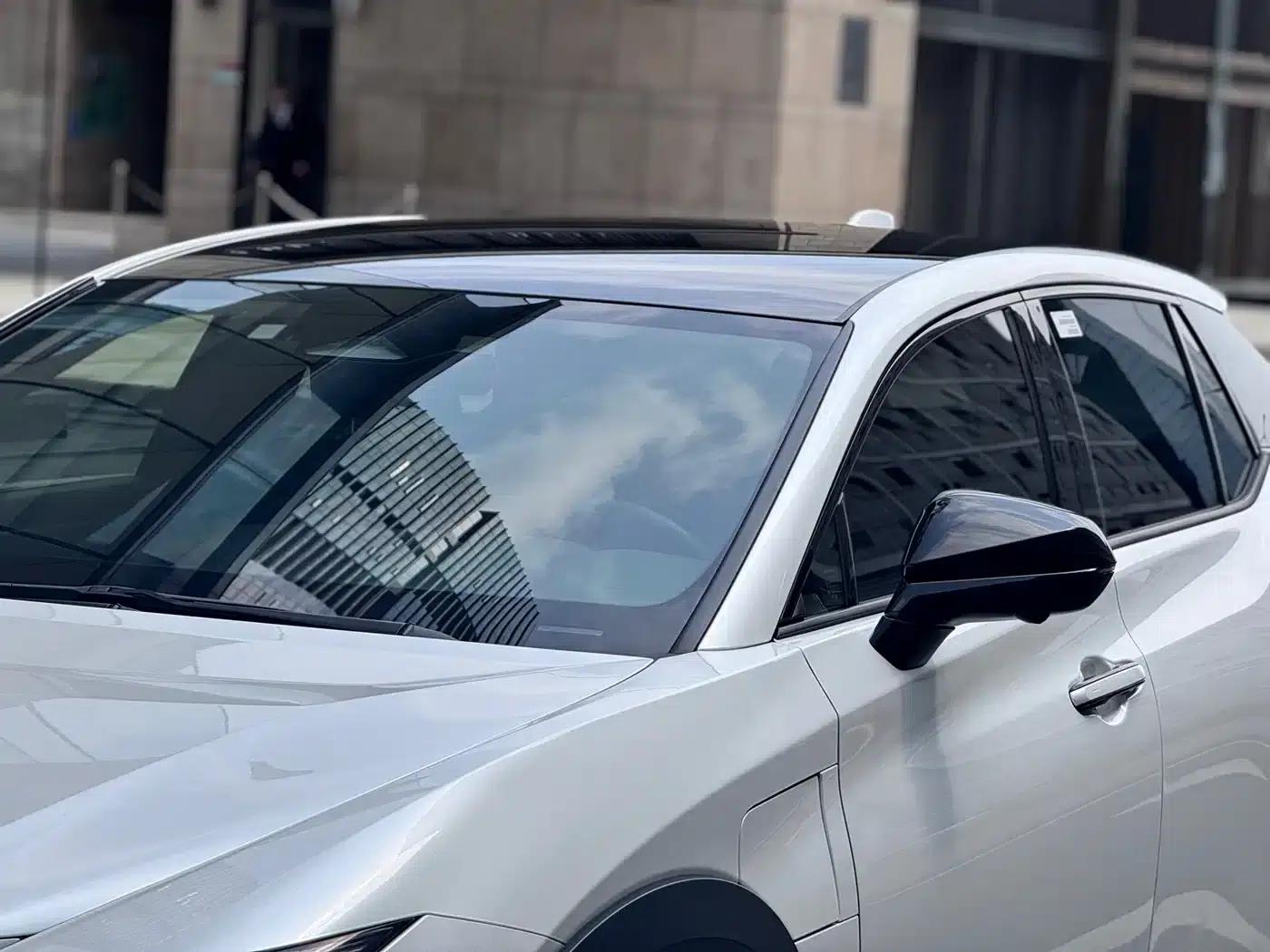 Lexus RZ 2023 450e AWD Luxury Edition — миниатюра 7