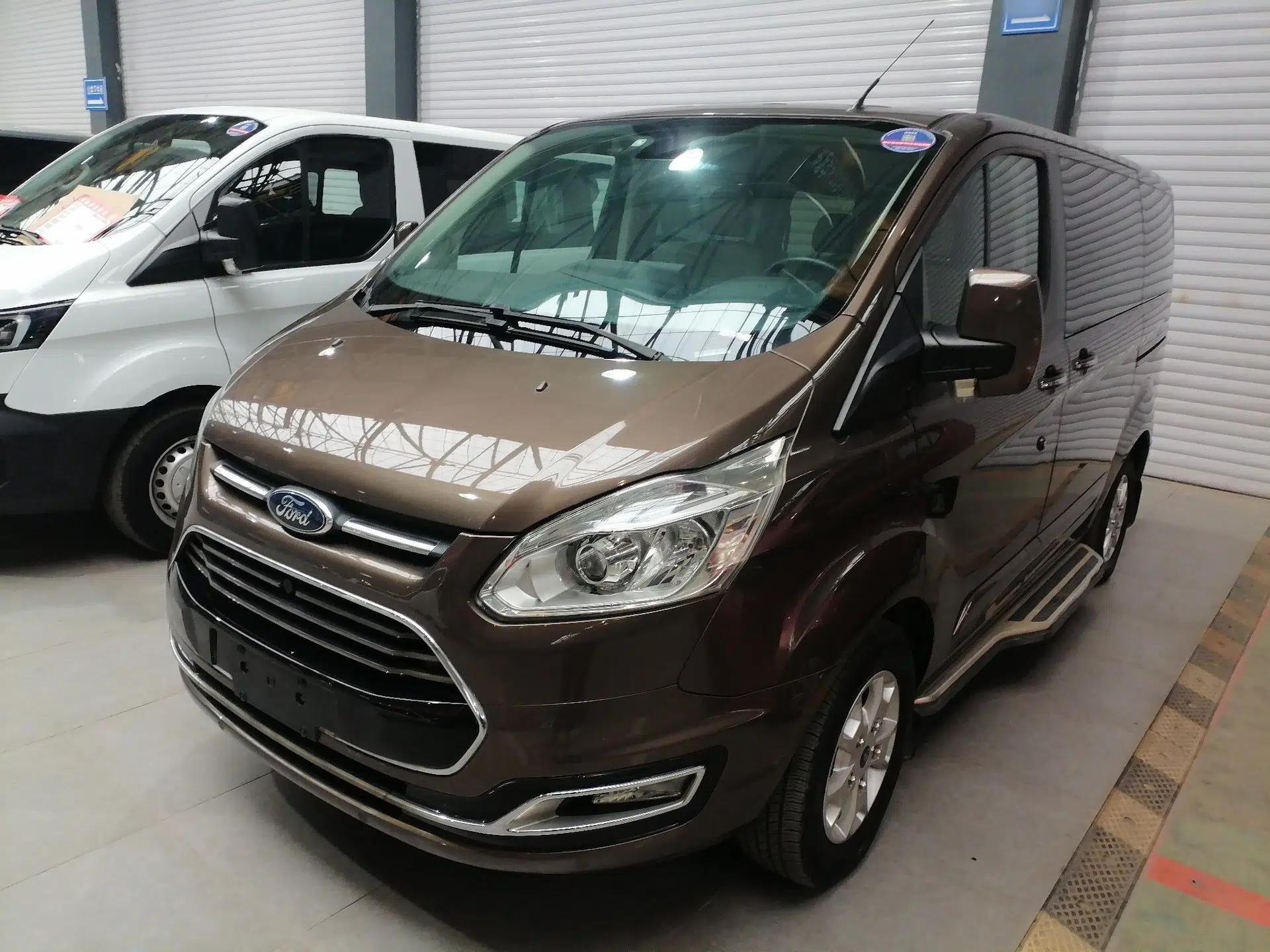 Ford Tourneo Custom 2016 2.0T Manual Elite Version — миниатюра 1
