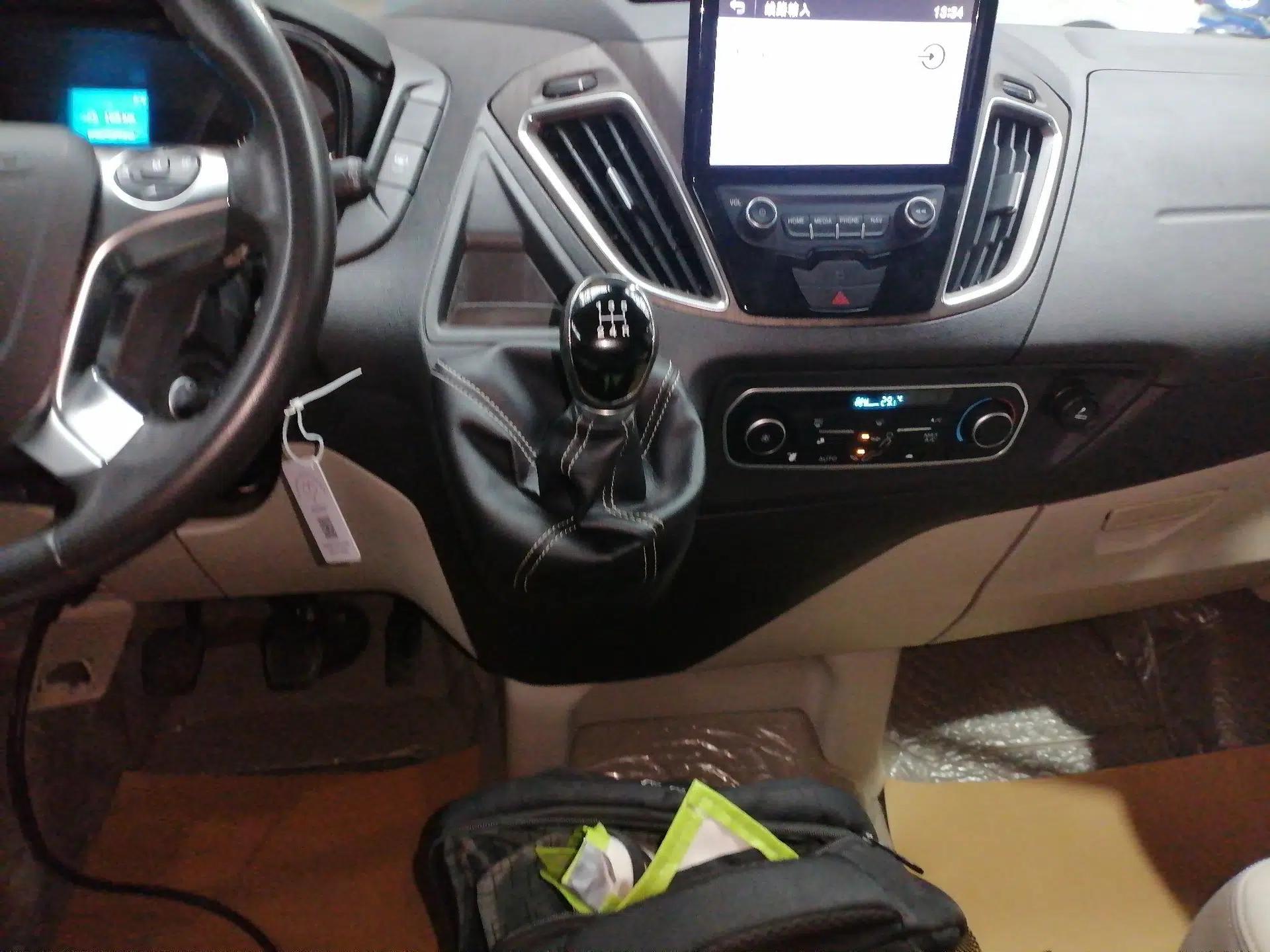 Ford Tourneo Custom 2016 2.0T Manual Elite Version — миниатюра 15