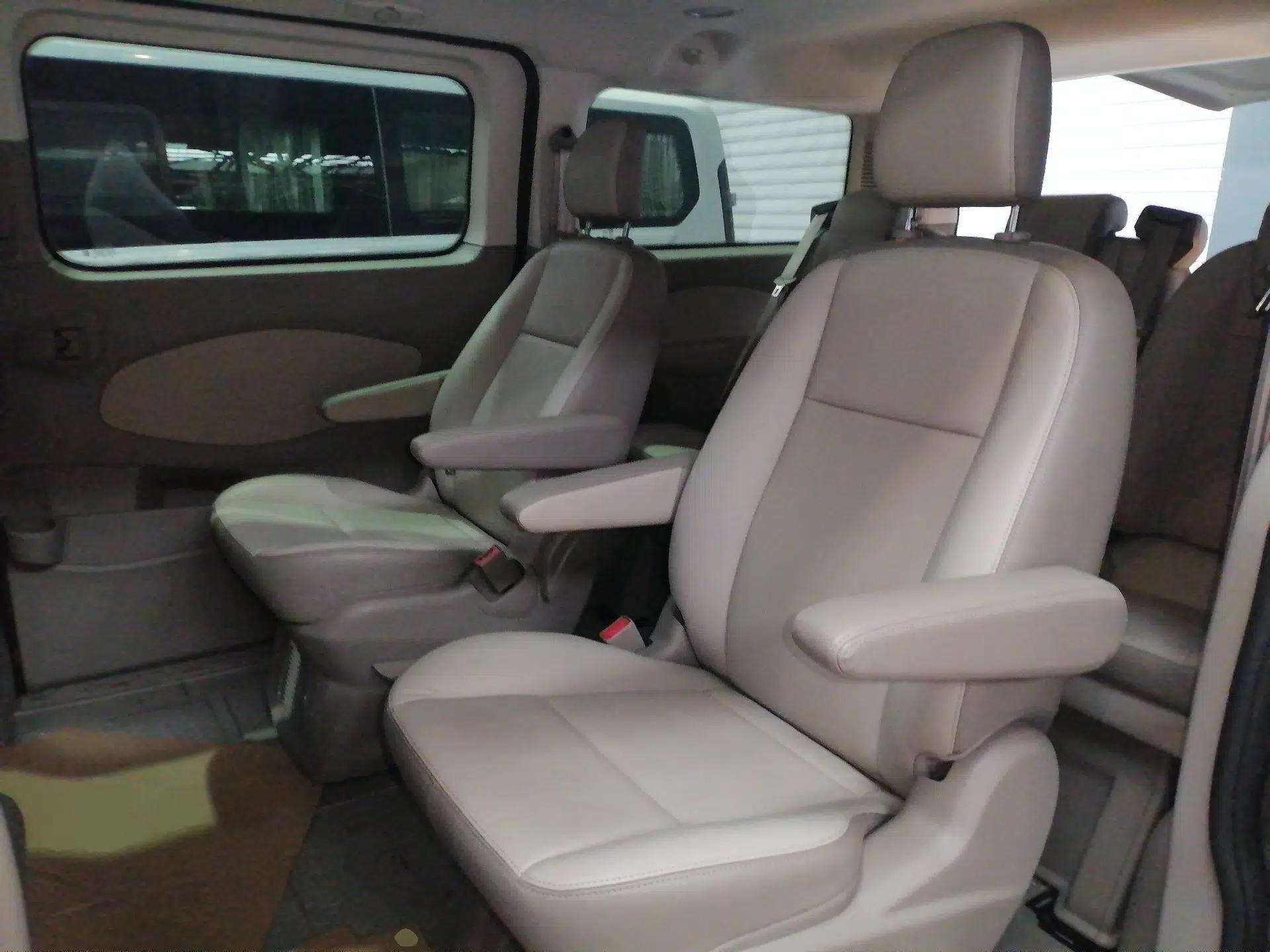 Ford Tourneo Custom 2016 2.0T Manual Elite Version — миниатюра 22