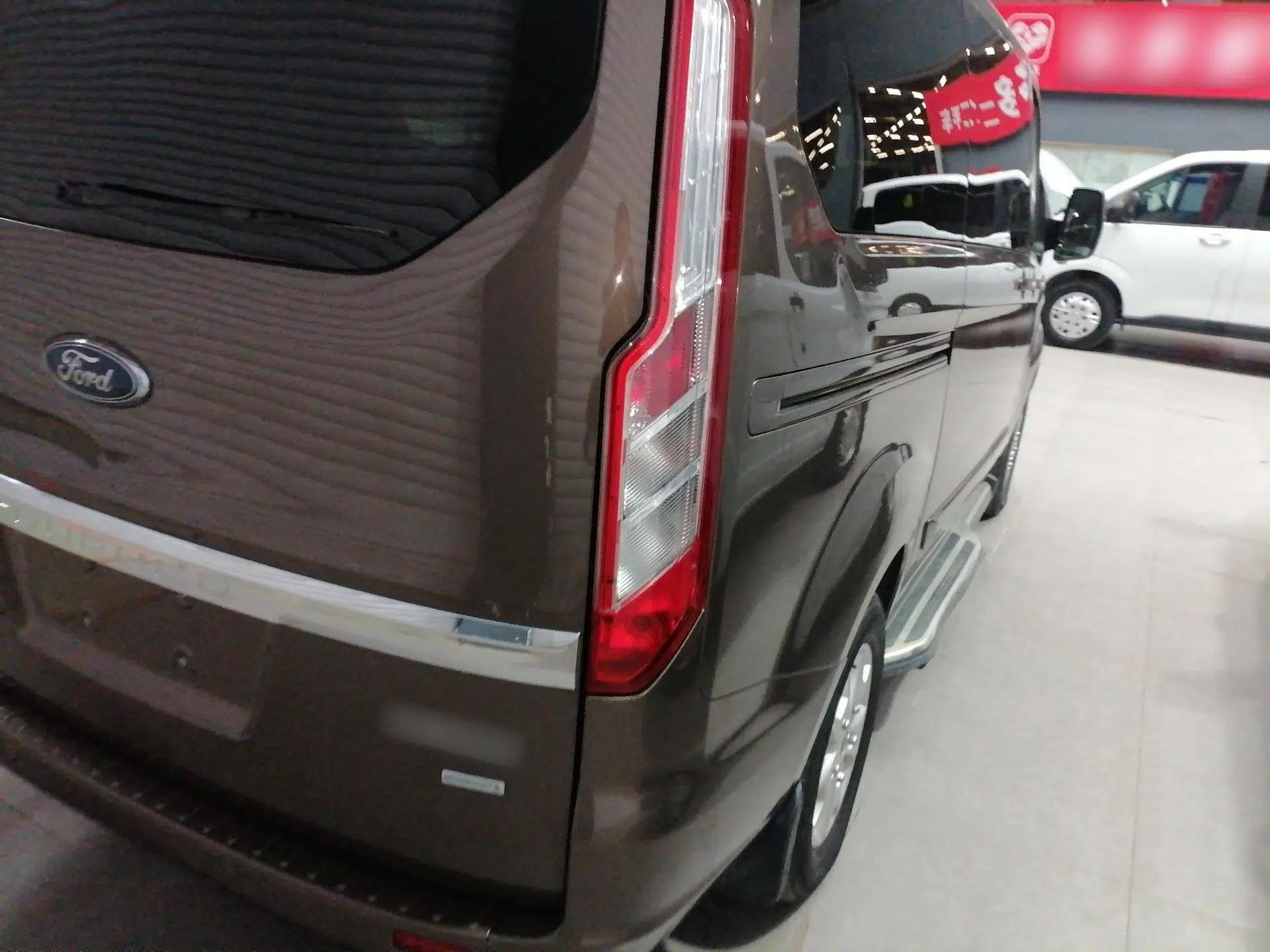 Ford Tourneo Custom 2016 2.0T Manual Elite Version — миниатюра 8