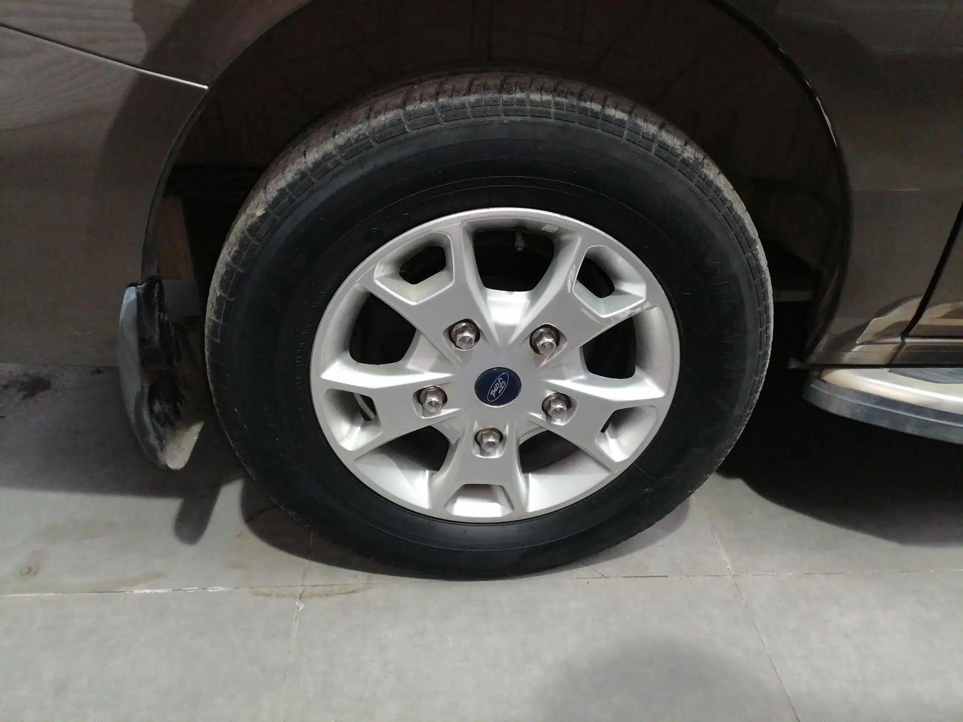 Ford Tourneo Custom 2016 2.0T Manual Elite Version — миниатюра 10
