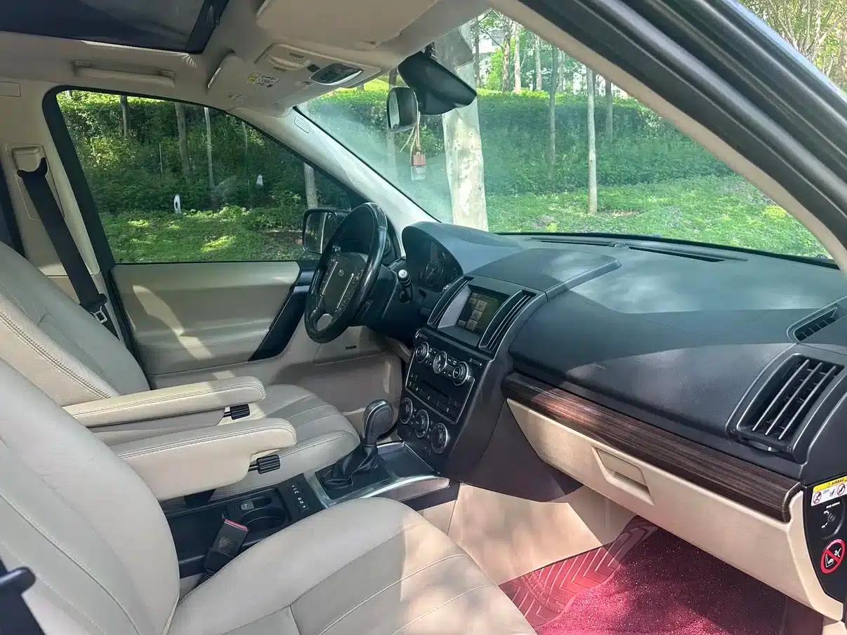Freelander 2 2013 2.0T Si4 SE Petrol Version — миниатюра 6