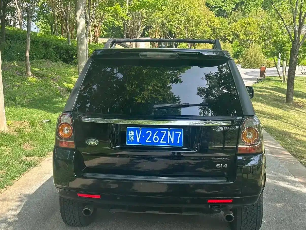 Freelander 2 2013 2.0T Si4 SE Petrol Version — миниатюра 8