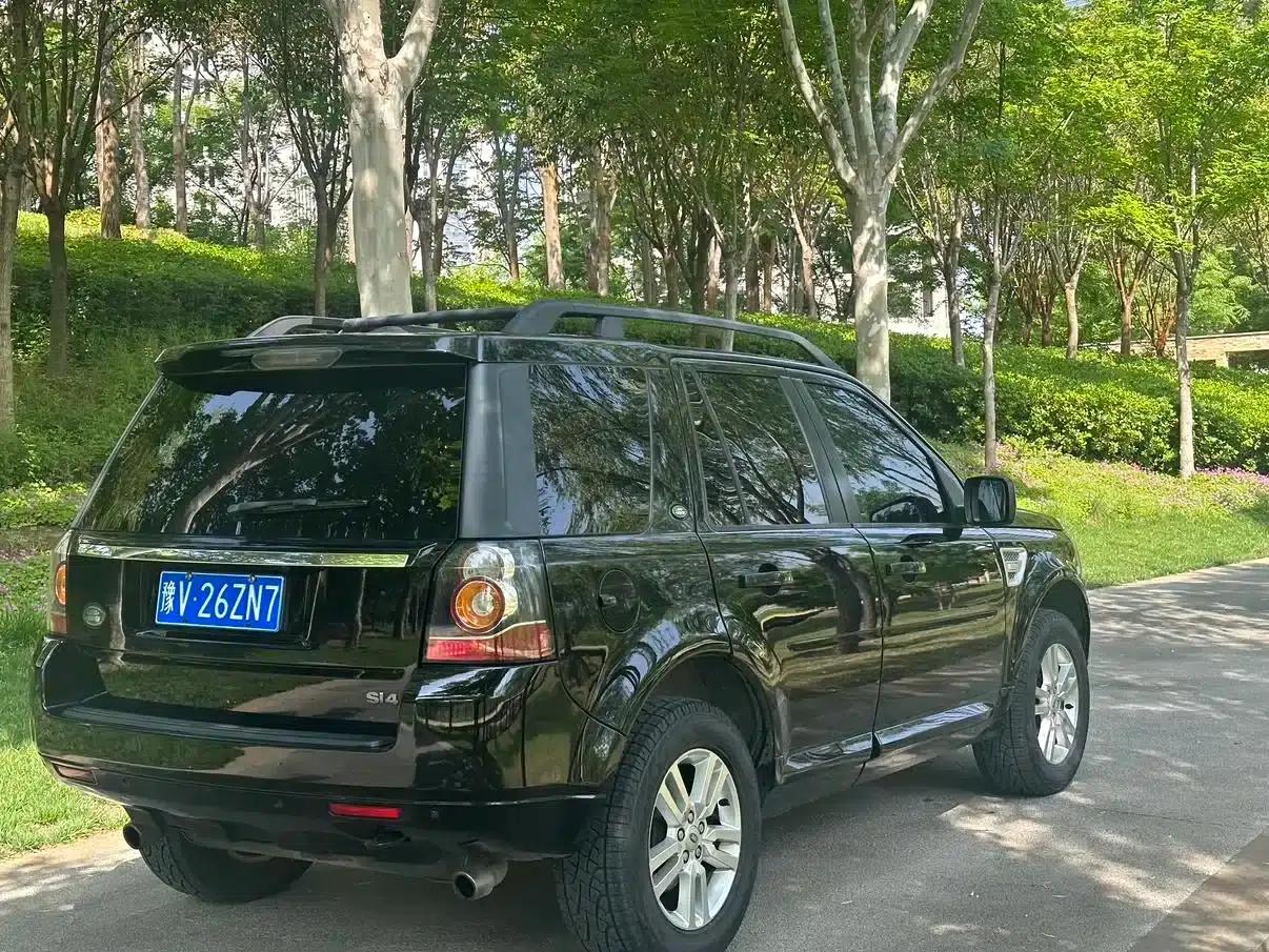 Freelander 2 2013 2.0T Si4 SE Petrol Version — миниатюра 9