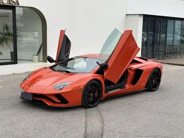 2017 Aventador S