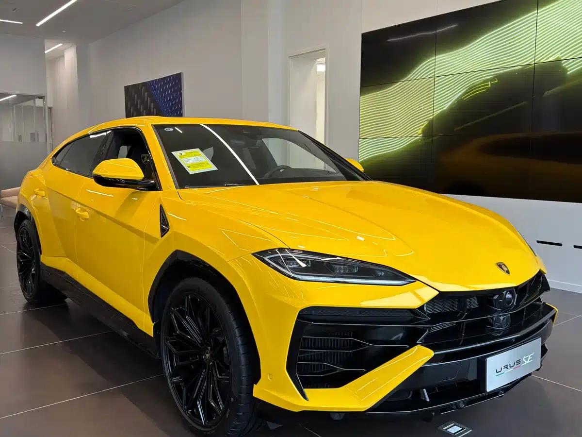 2025 Urus SE 4.0T Standard Edition — миниатюра 1