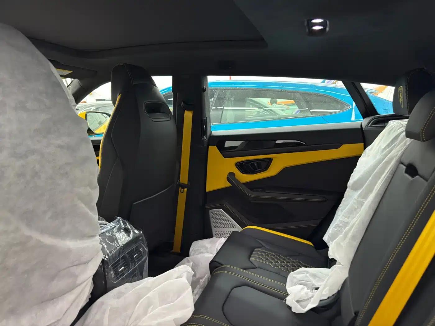 2025 Urus SE 4.0T Standard Edition — миниатюра 6