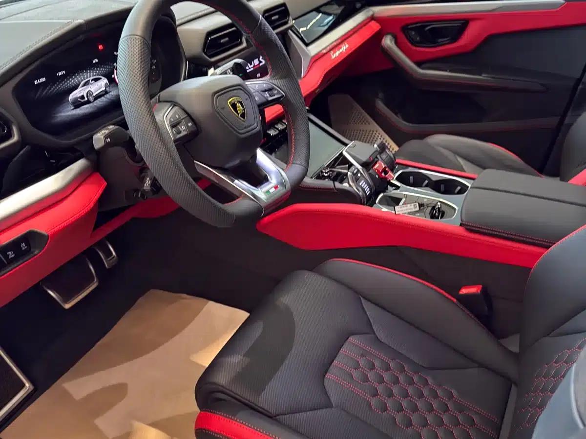 2025 Urus SE 4.0T Standard Edition — миниатюра 3