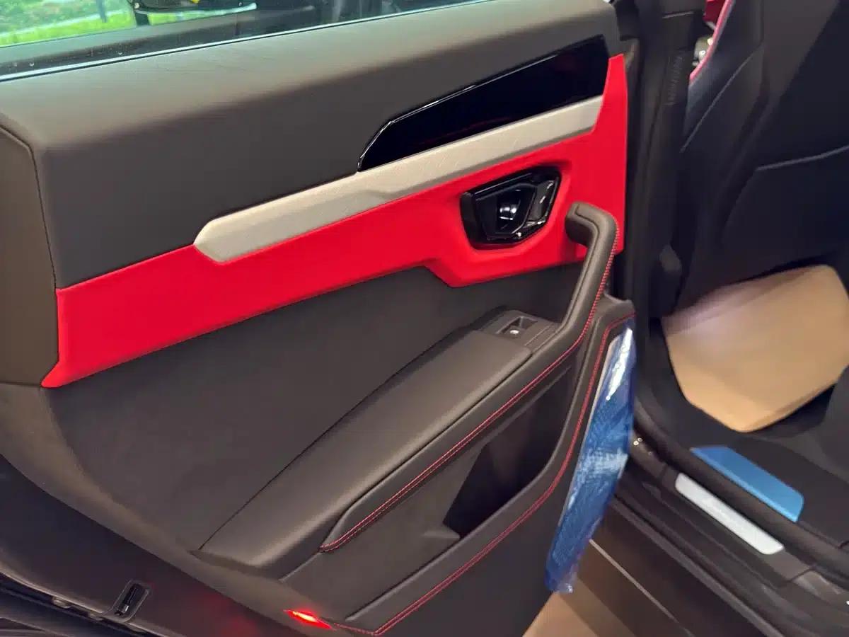 2025 Urus SE 4.0T Standard Edition — миниатюра 10