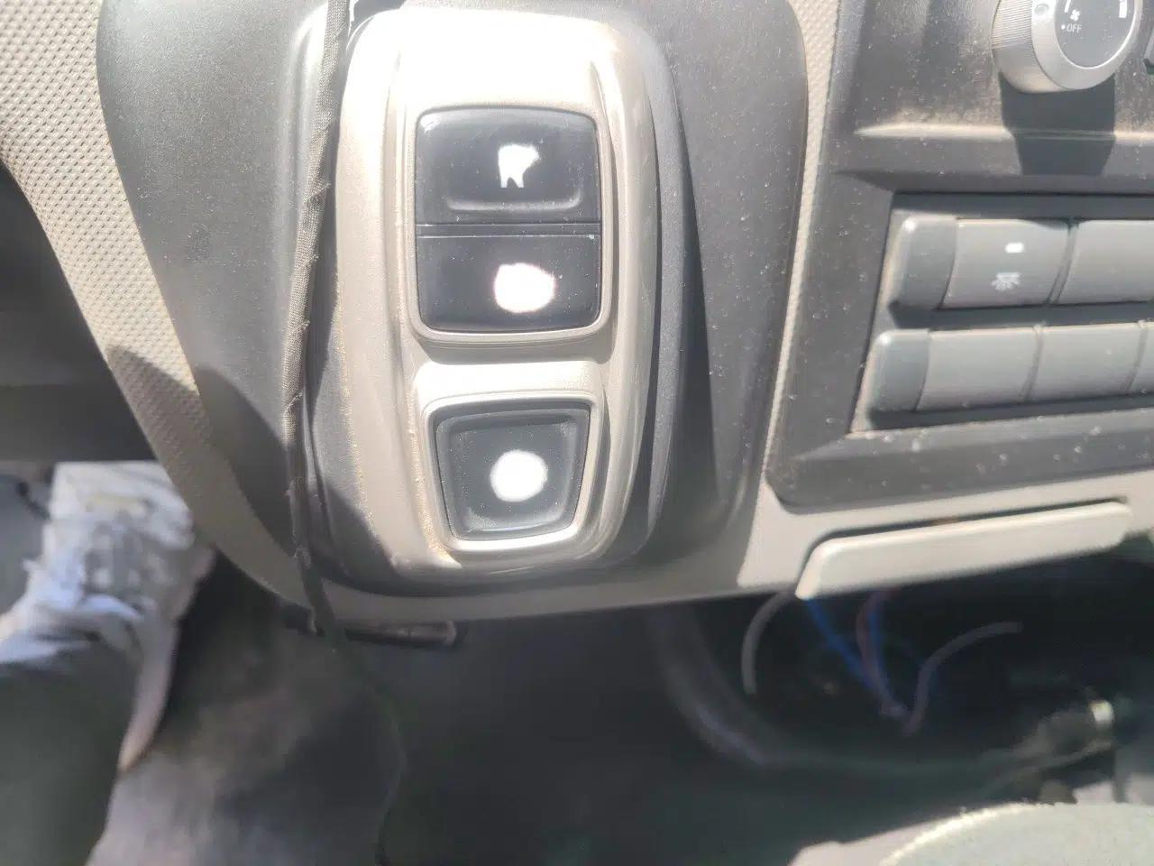Foton Scenic G7 New Energy 2022 Van Long Wheelbase High Roof 2 Seats CATL 50.23 kWh — миниатюра 15