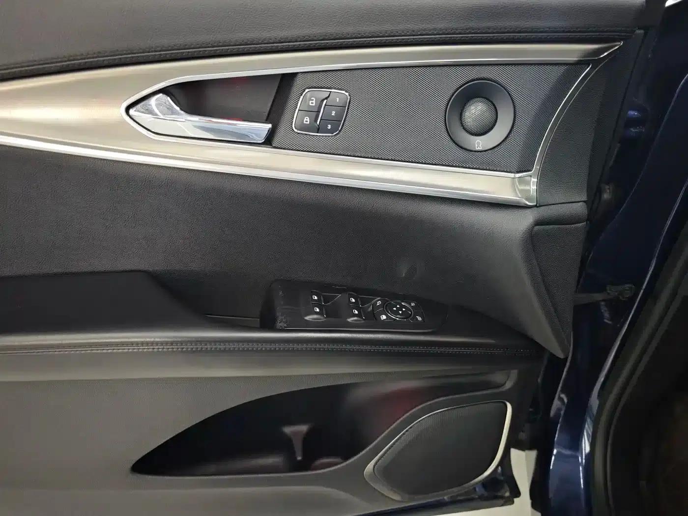 Lincoln MKX 2015 2.0T AWD Premium Edition — миниатюра 13