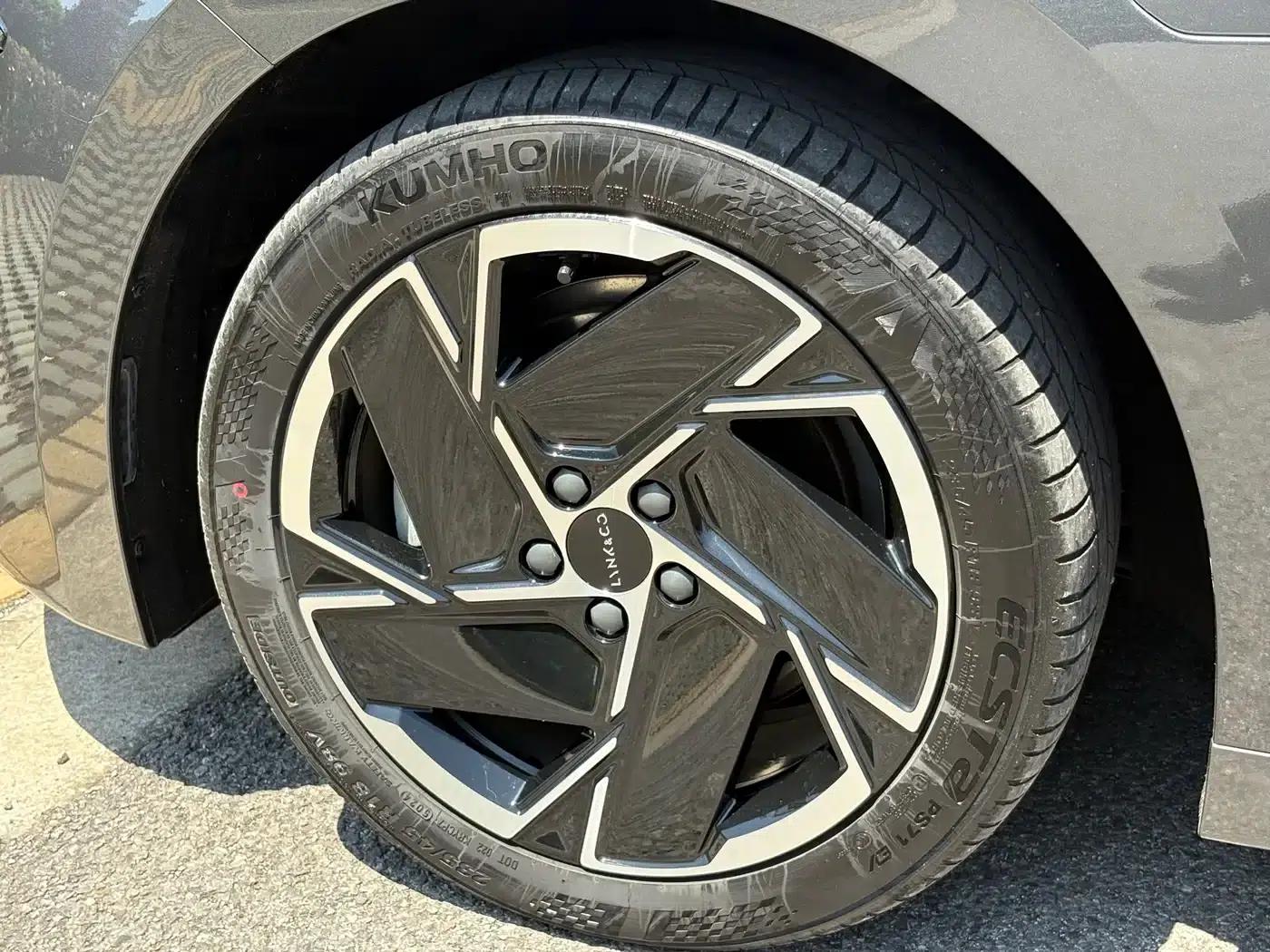 Lynk & Co 07 EM-P 2024 Model, EM-P 126km Long Range, Halo — миниатюра 21