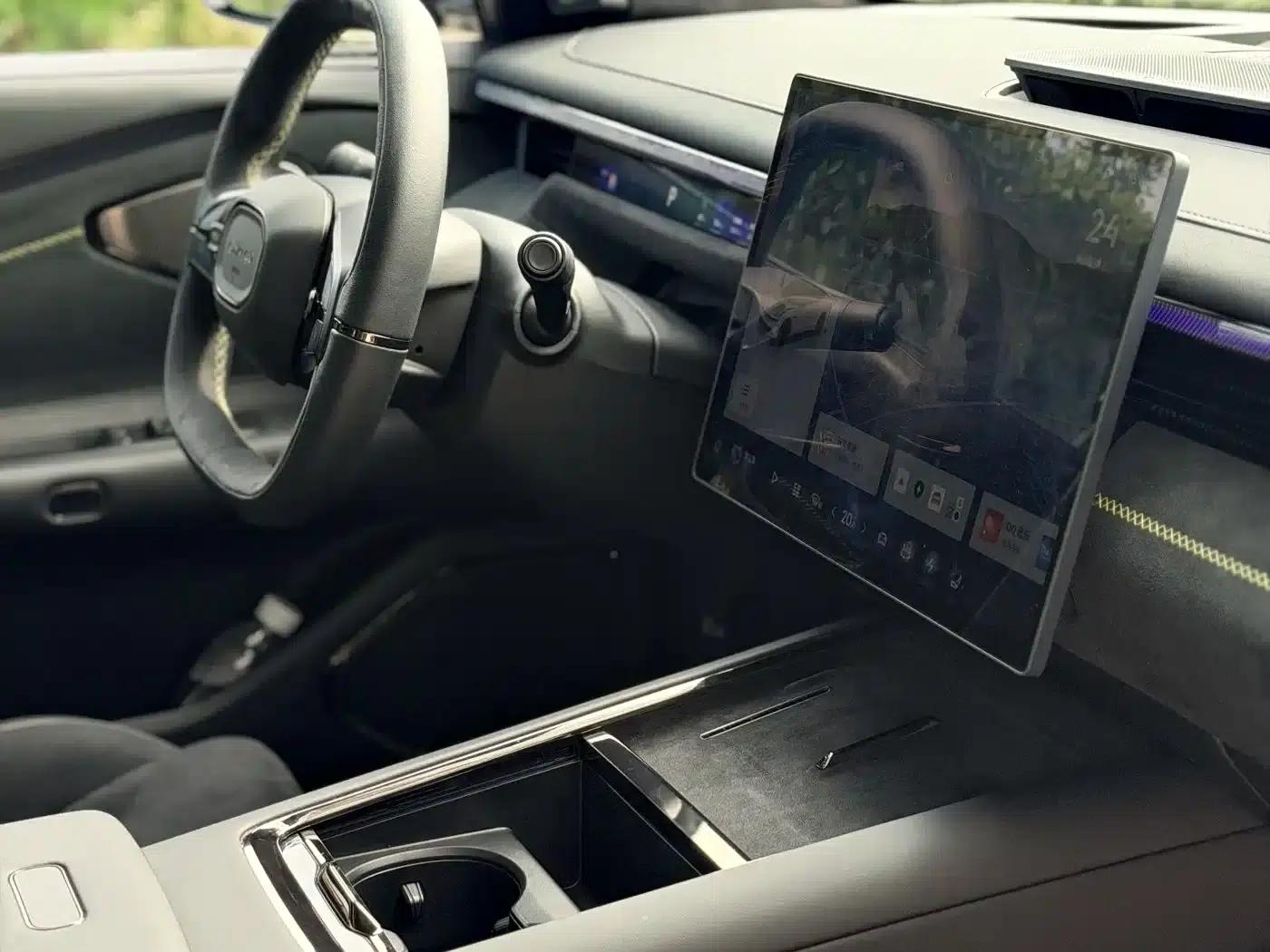 Lynk & Co 10 2025 240 AWD Ultra Sport Edition H7 — миниатюра 19
