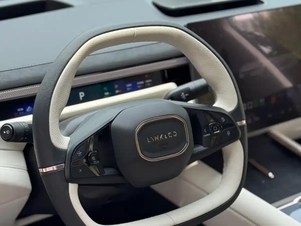 Lynk & Co 10 2025 240 AWD Ultra H5 — миниатюра 9