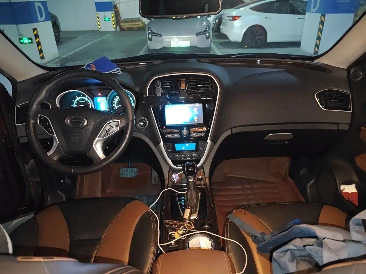 GAC Trumpchi GS5 Super 2015 1.8T Automatic Two-Wheel Drive Luxury Navigation Edition — миниатюра 10