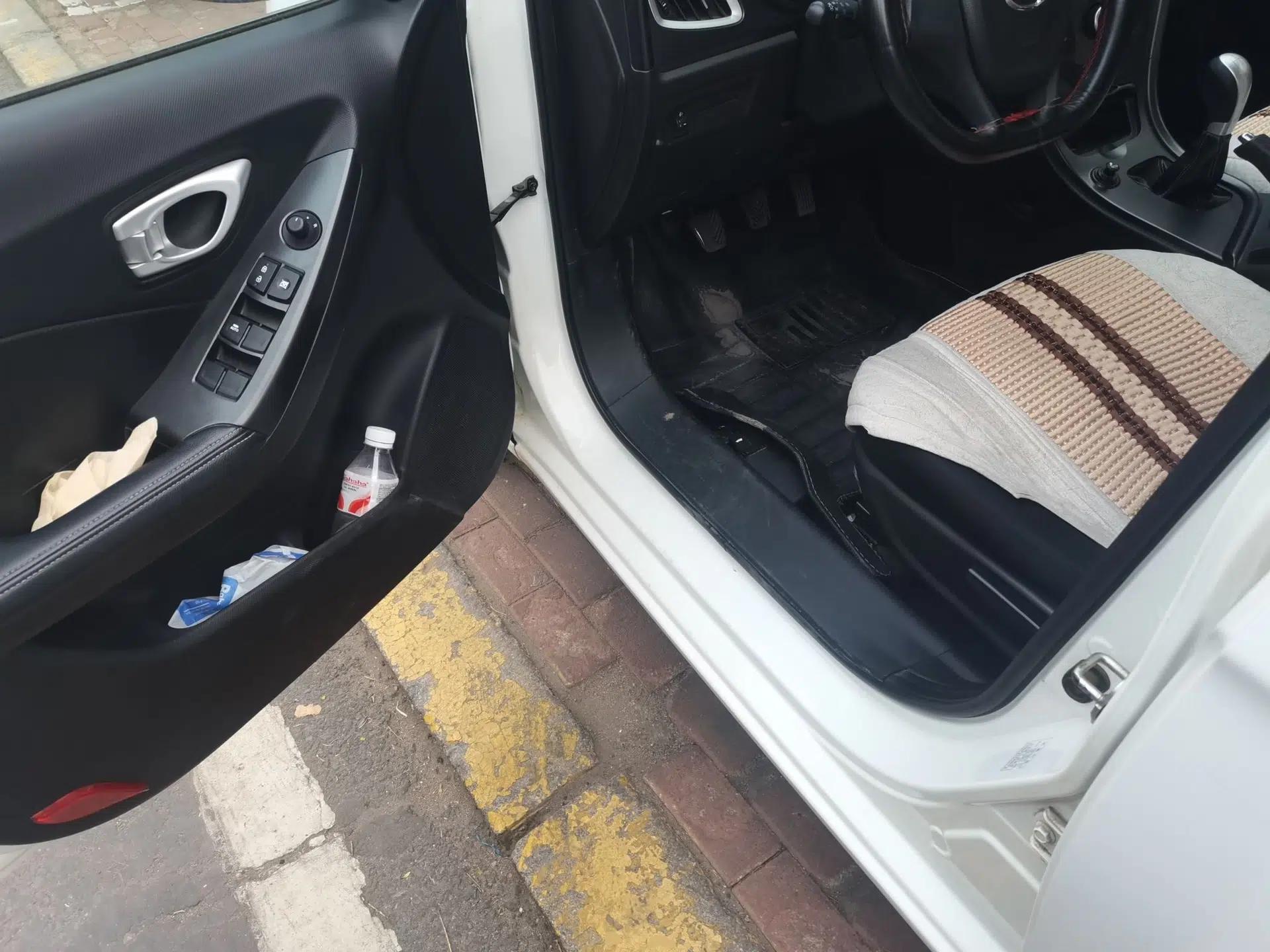 GAC Trumpchi GA3 2013 1.6L Manual Elite Edition — миниатюра 17