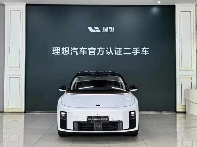Li Auto i8 2025 Standard Edition