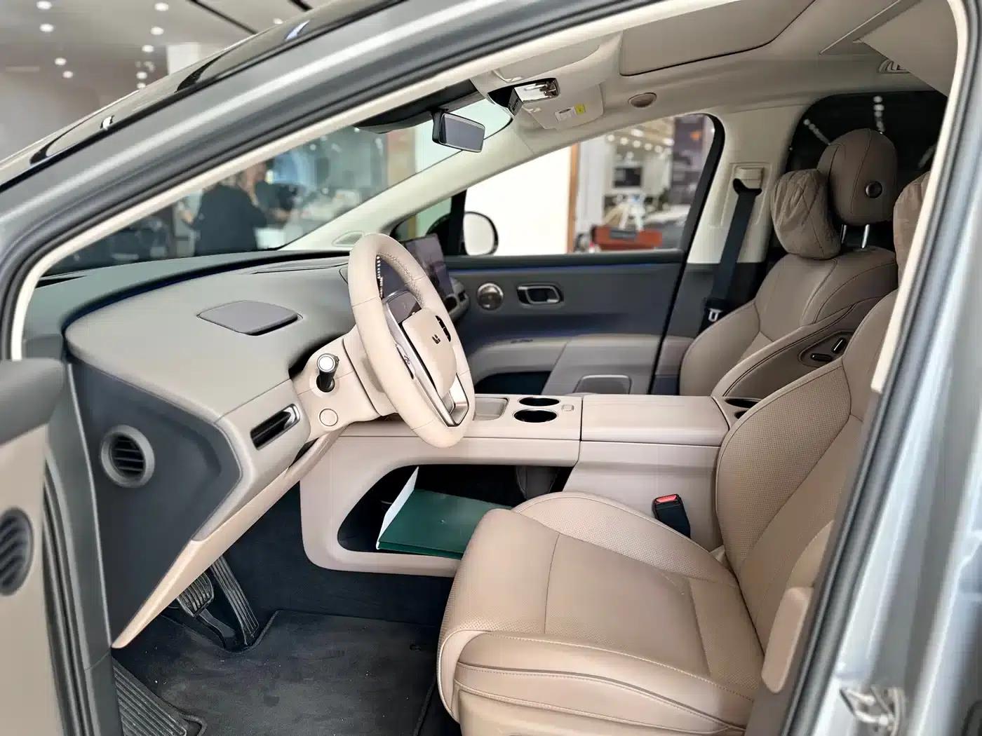 Li Auto i8 2025 Standard Edition — миниатюра 6