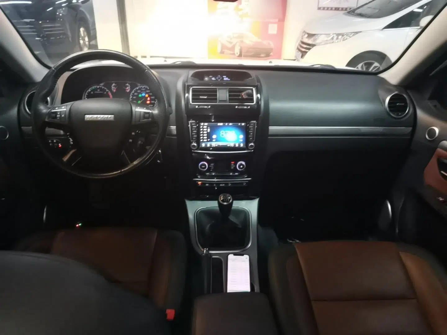 Haval H5 Classic 2018 Classic Edition 2.0T Diesel Manual 4x4 Prestige Model — миниатюра 13