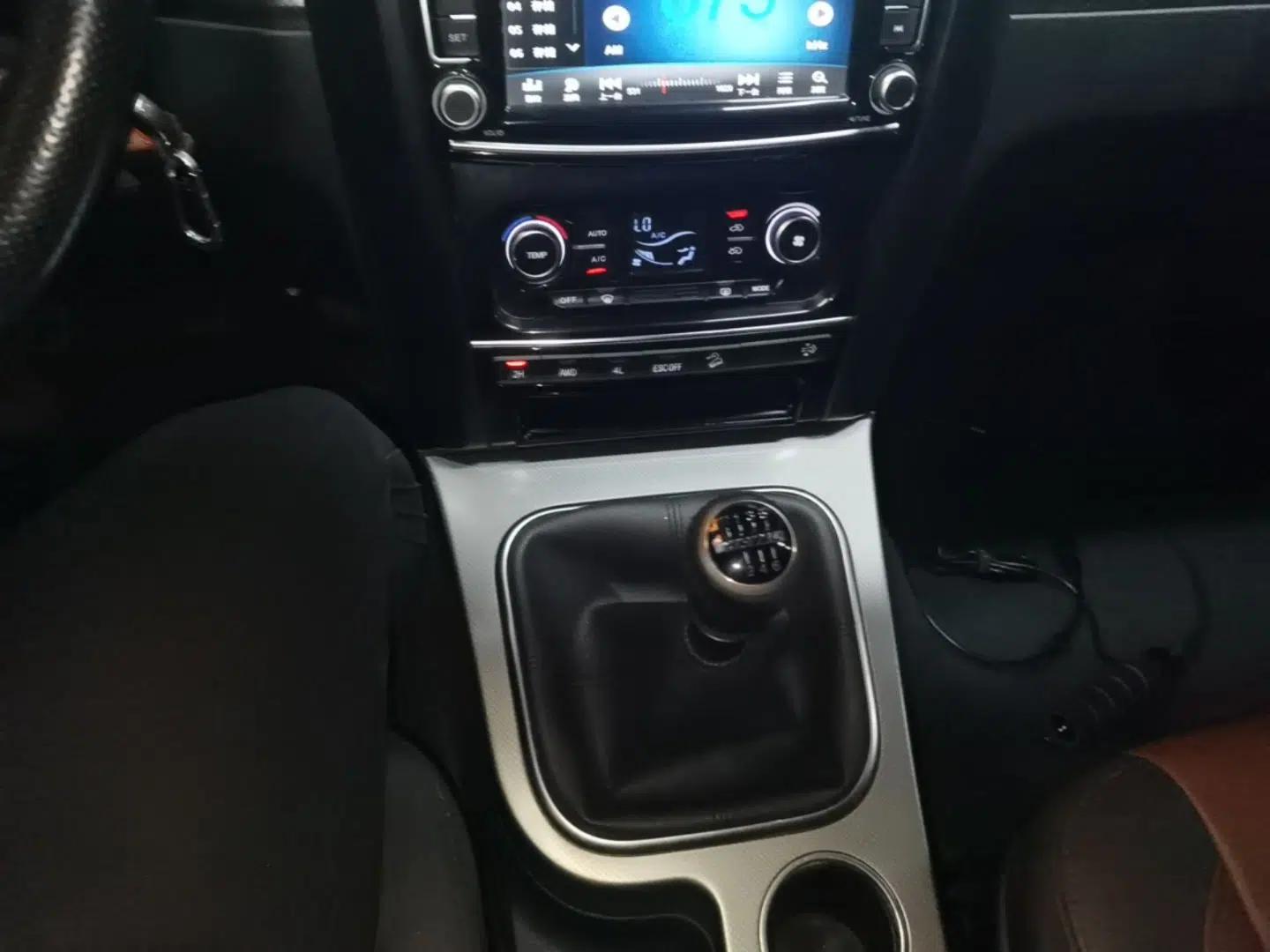 Haval H5 Classic 2018 Classic Edition 2.0T Diesel Manual 4x4 Prestige Model — миниатюра 17