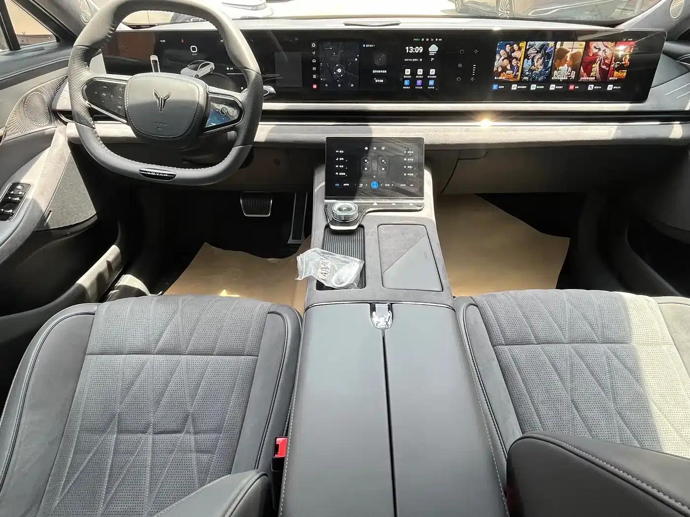 Voyah Chase 2023 AWD Standard Edition — миниатюра 11