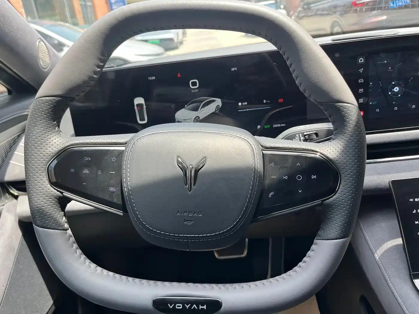 Voyah Chase 2023 AWD Standard Edition — миниатюра 10