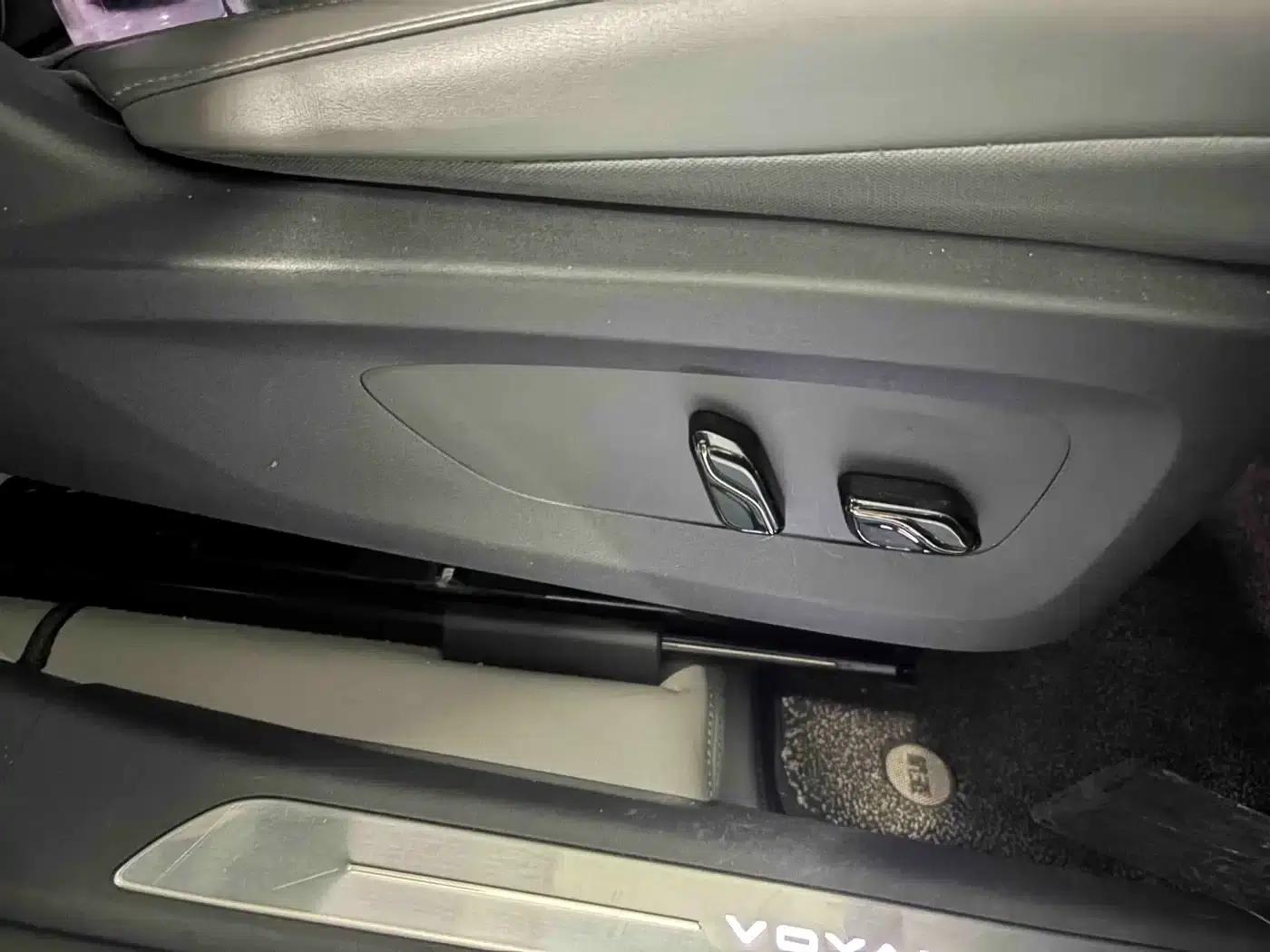 Voyah Chase 2023 AWD Standard Edition — миниатюра 11