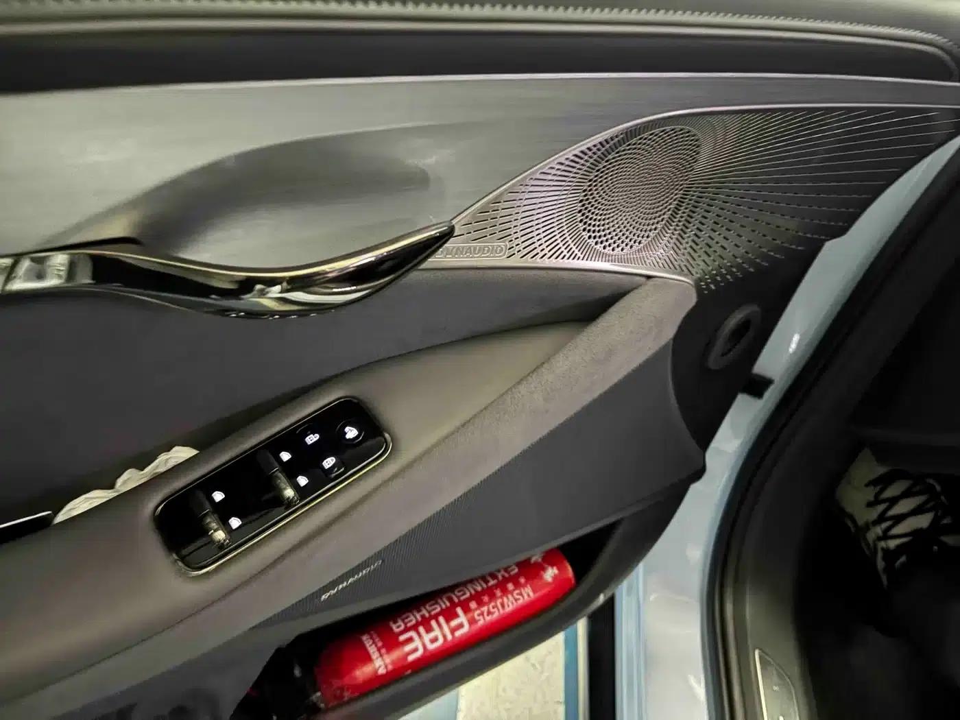 Voyah Chase 2023 AWD Standard Edition — миниатюра 13