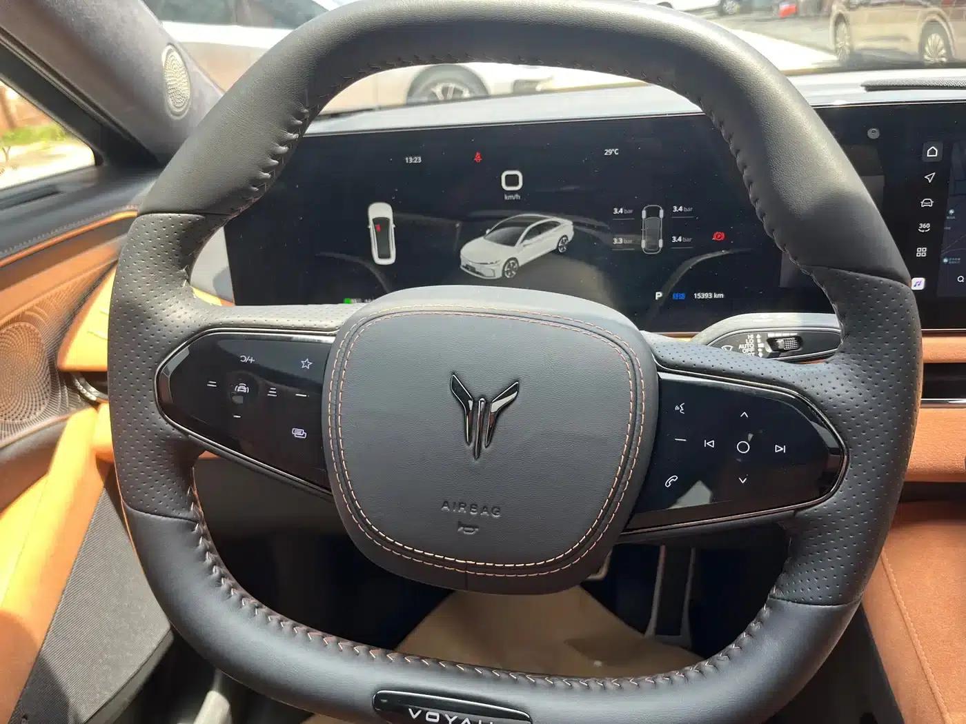 Voyah Chase 2023 AWD Standard Edition — миниатюра 12